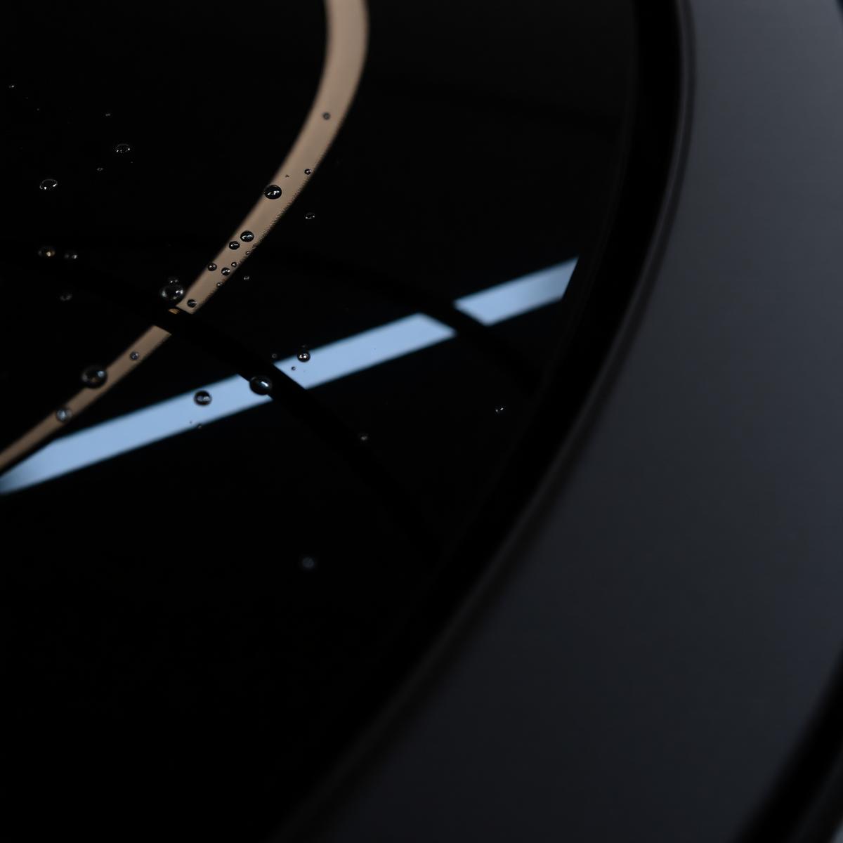 Glossy paint reflection